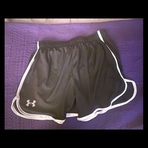 Women’s Under Armour Running Shorts size L